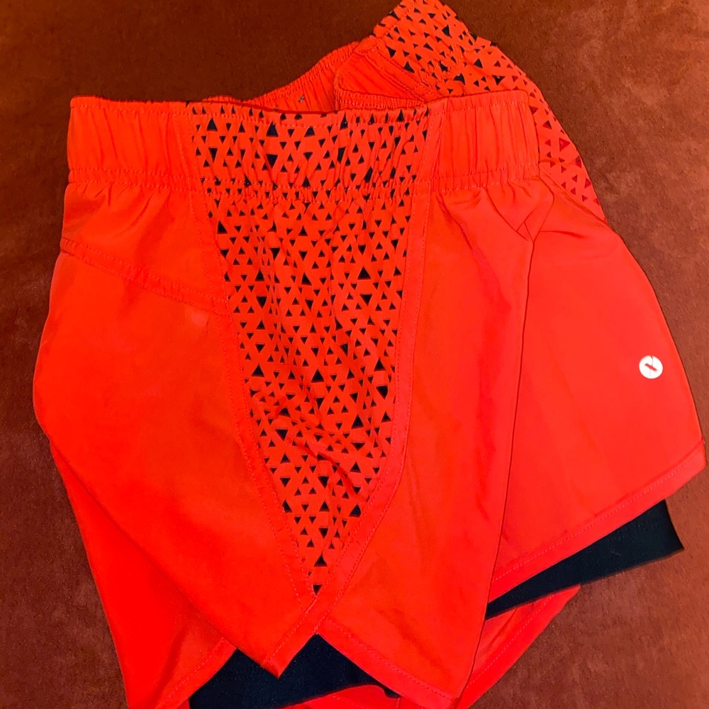 CUTE RUNNING SHORTS